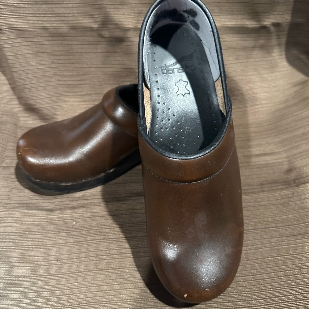 Dansko nursing shoes. Excellent condition